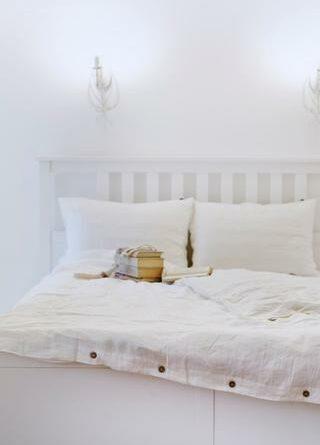 White_bedding_scandinavian_home_interior_bedroom_large_weiss